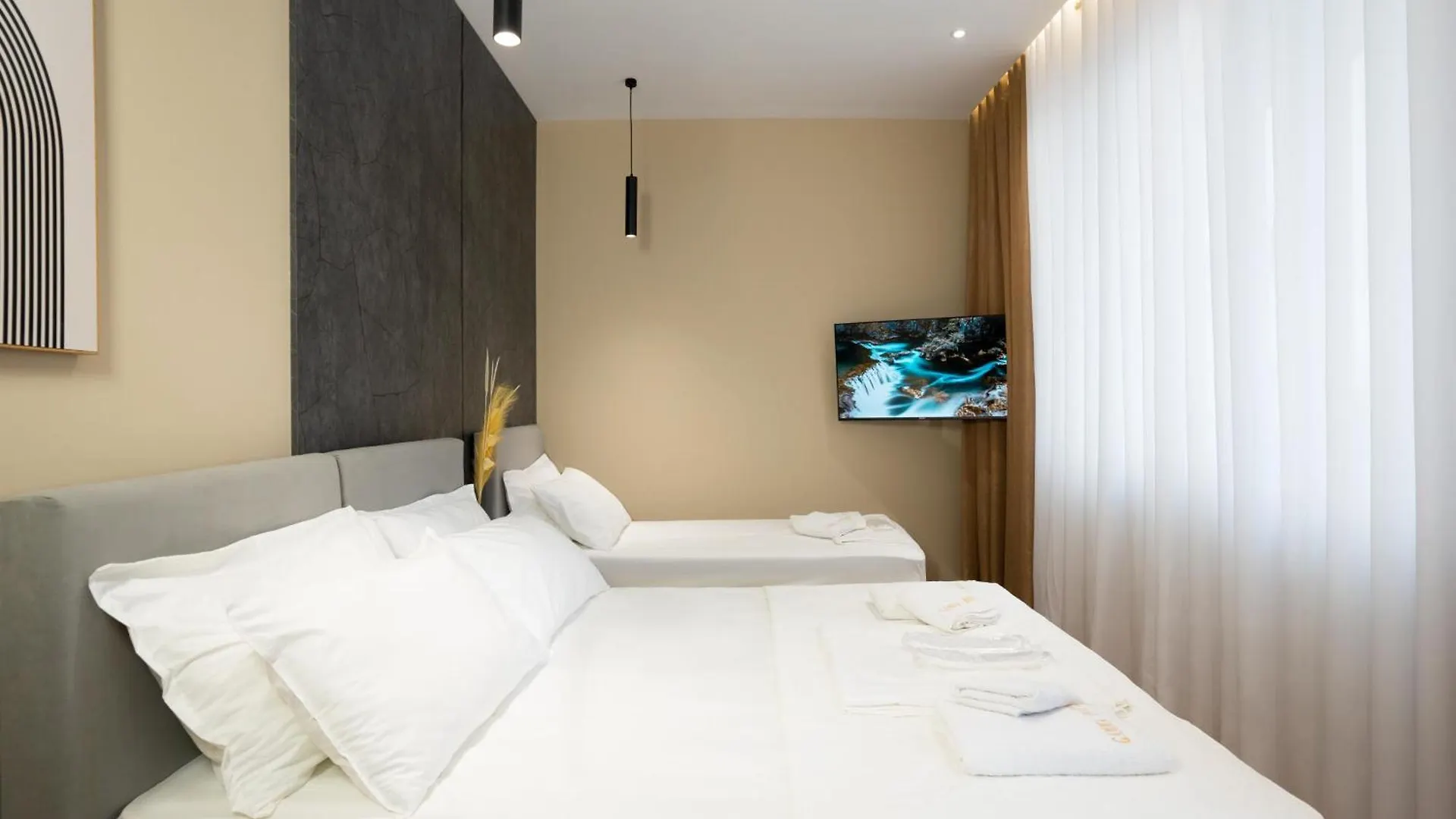 Gamma Hotel 0*, Durrës
